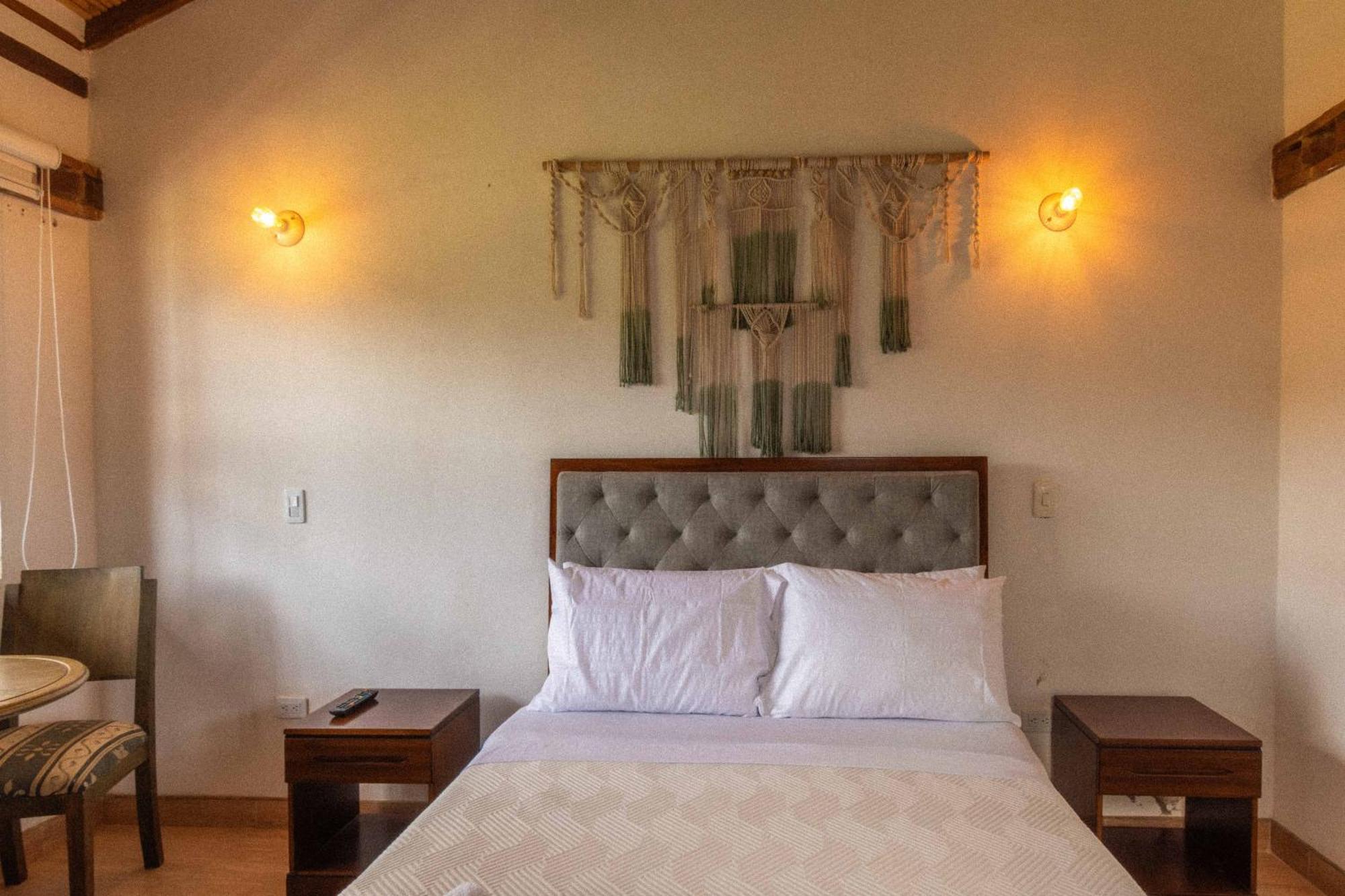 Artemisa Hotel Санта-София Экстерьер фото